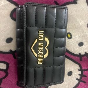 Love moschino black and gold wallet